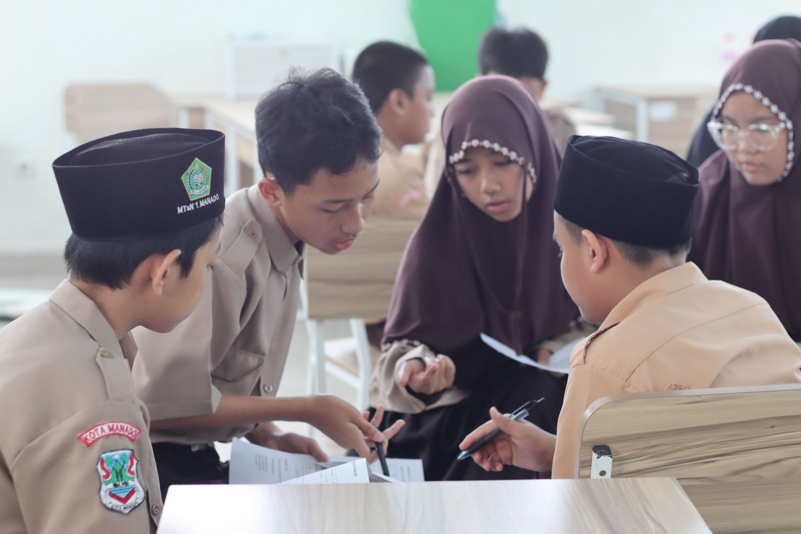 English Club Activity at MTs Negeri 1 Manado Improves Students’ English Skills
